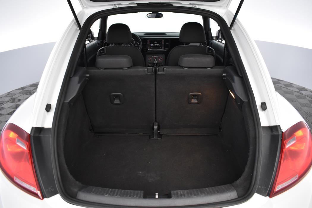 VOLKSWAGEN Beetle 2018