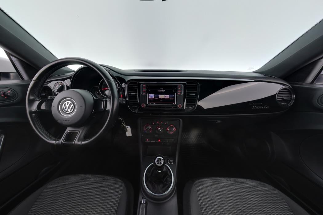 VOLKSWAGEN Beetle 2018