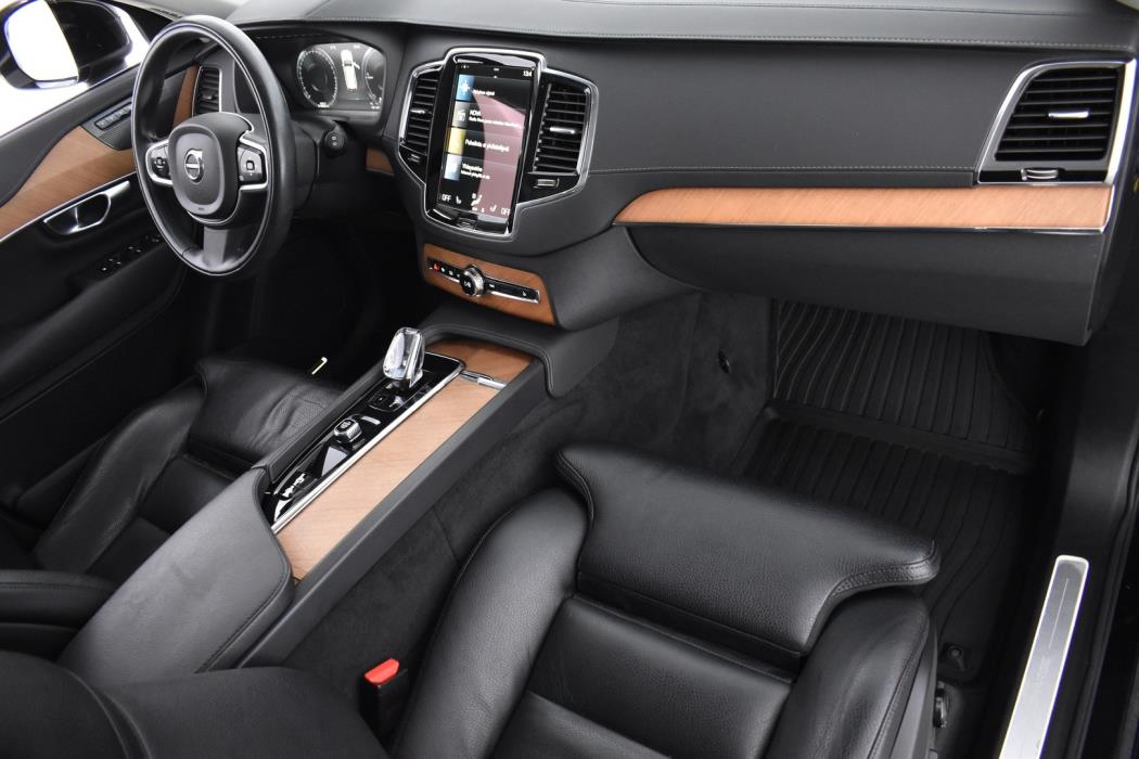 VOLVO XC90 2022