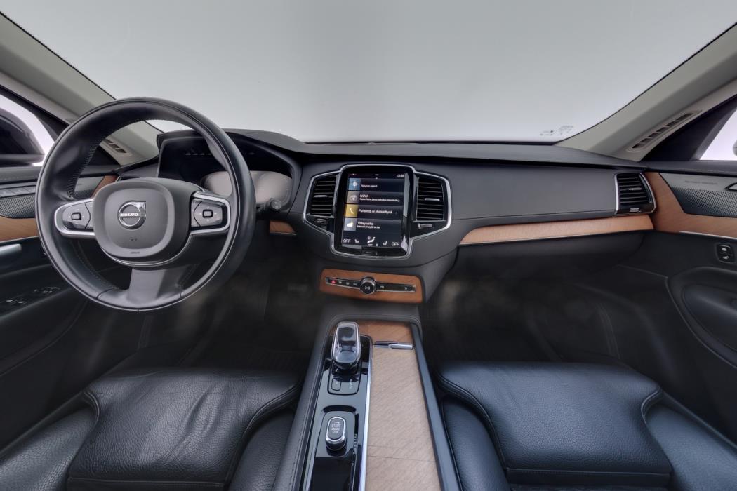 VOLVO XC90 2022