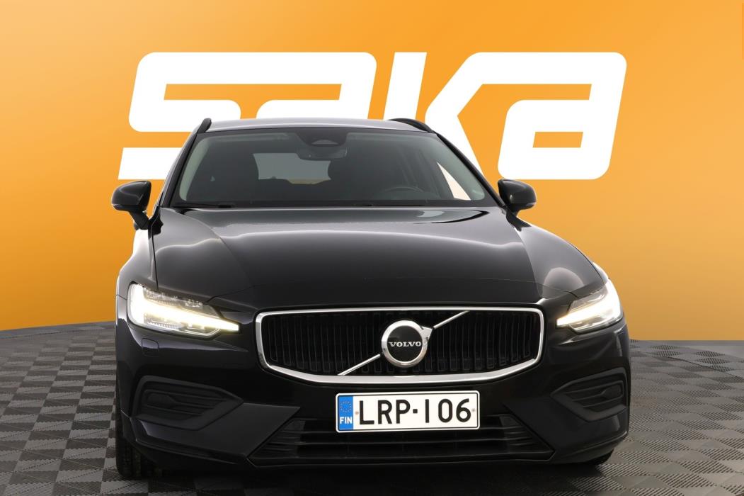 VOLVO V60 2023