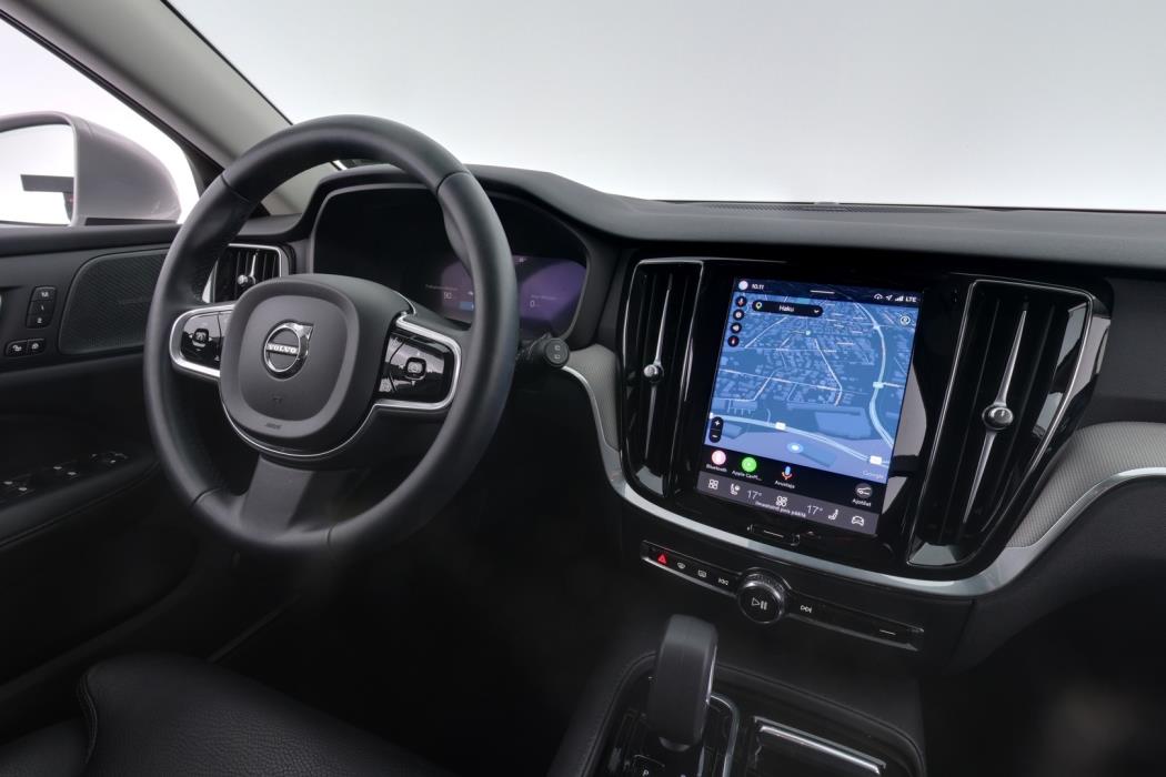 VOLVO V60 2024