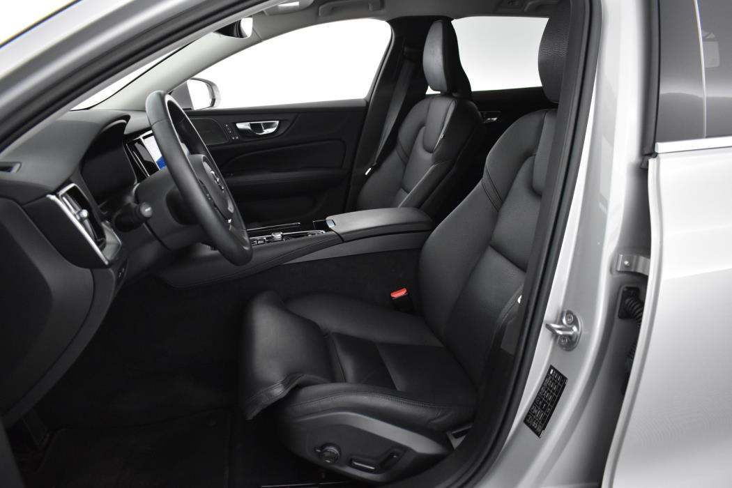 VOLVO V60 2024