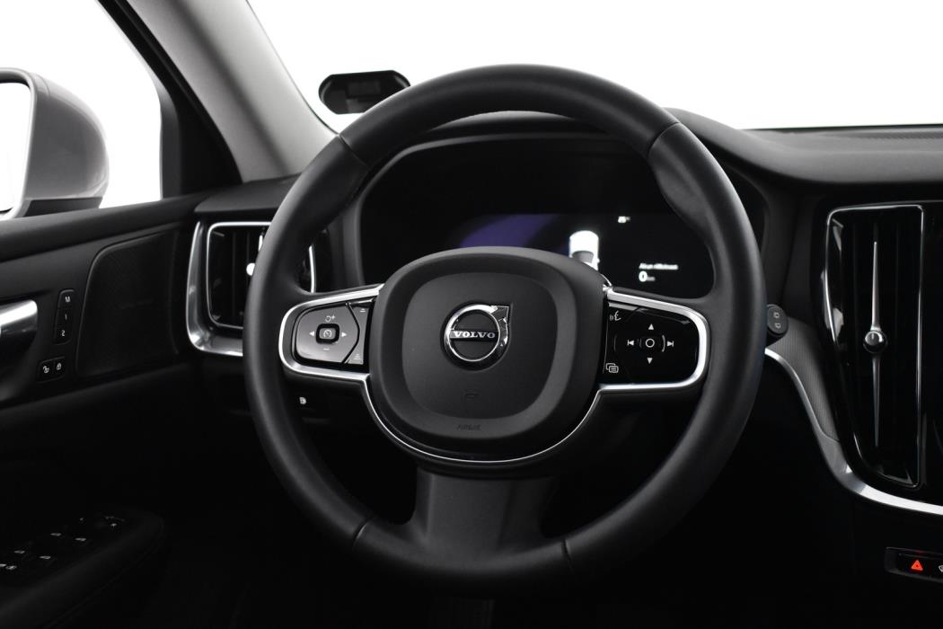 VOLVO V60 2024