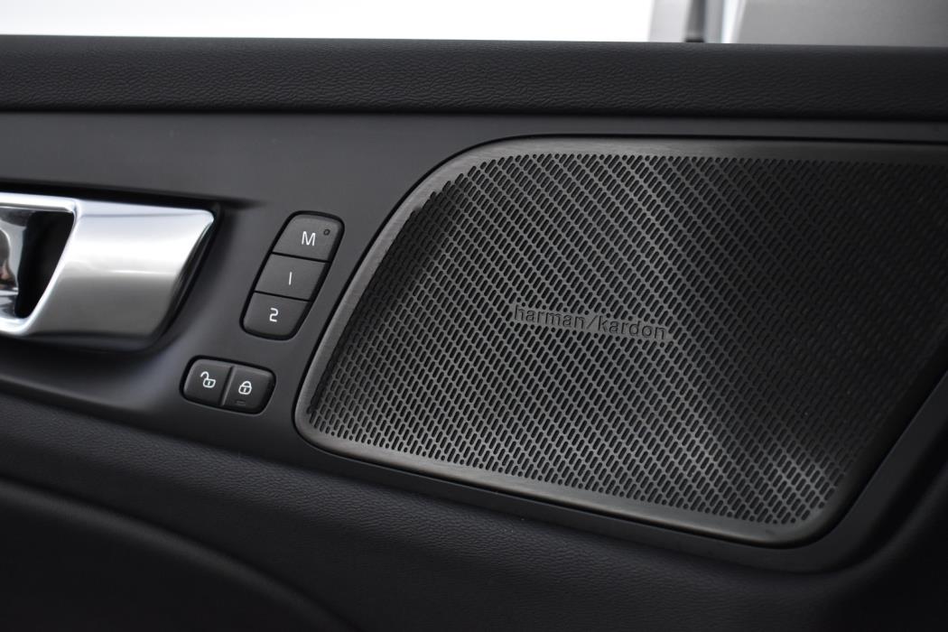 VOLVO V60 2024