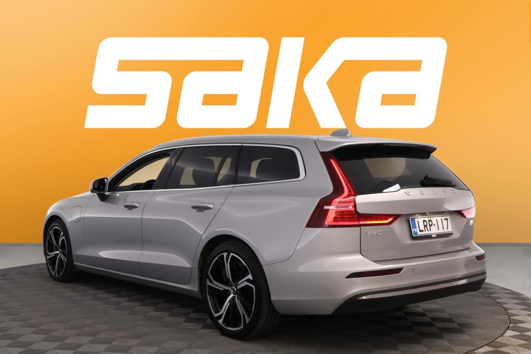 VOLVO V60 2024