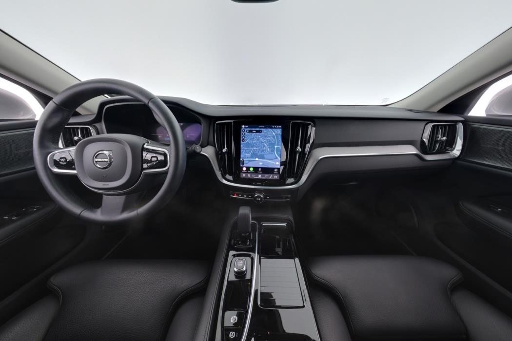 VOLVO V60 2024