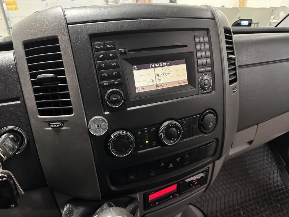 VOLKSWAGEN Crafter 2013