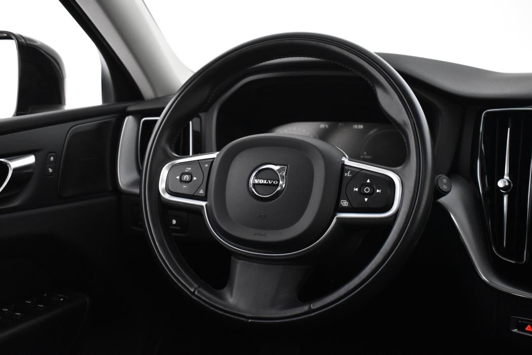 VOLVO XC60 2021