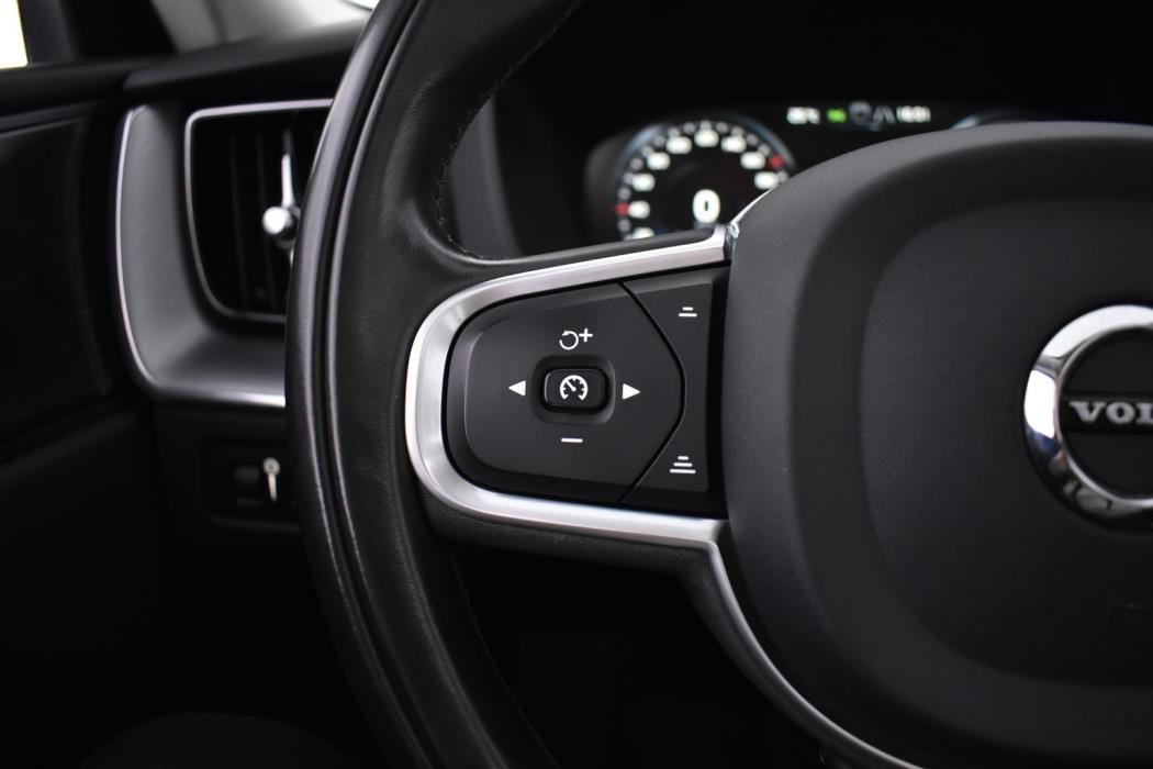 VOLVO XC60 2021