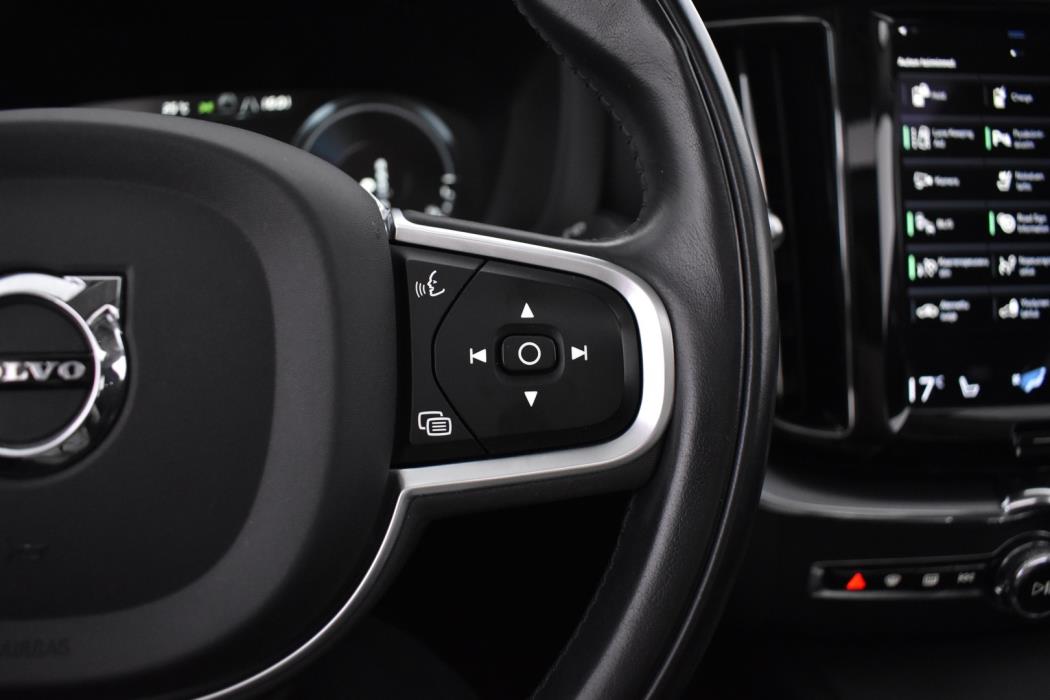 VOLVO XC60 2021