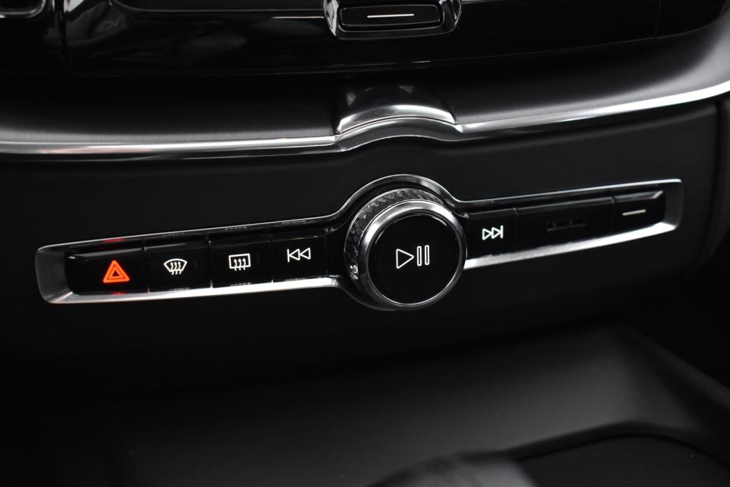 VOLVO XC60 2021