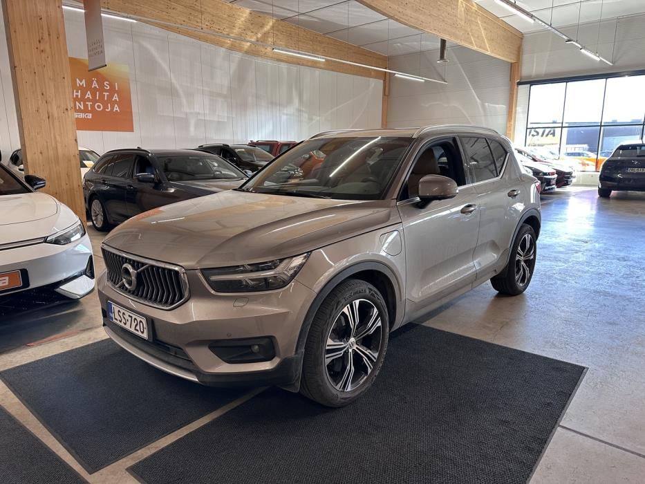 VOLVO XC40 2021