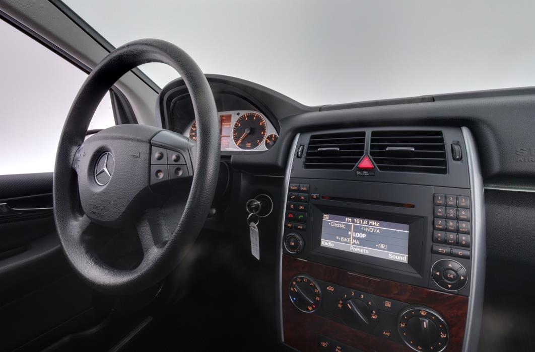 MERCEDES-BENZ B 2010