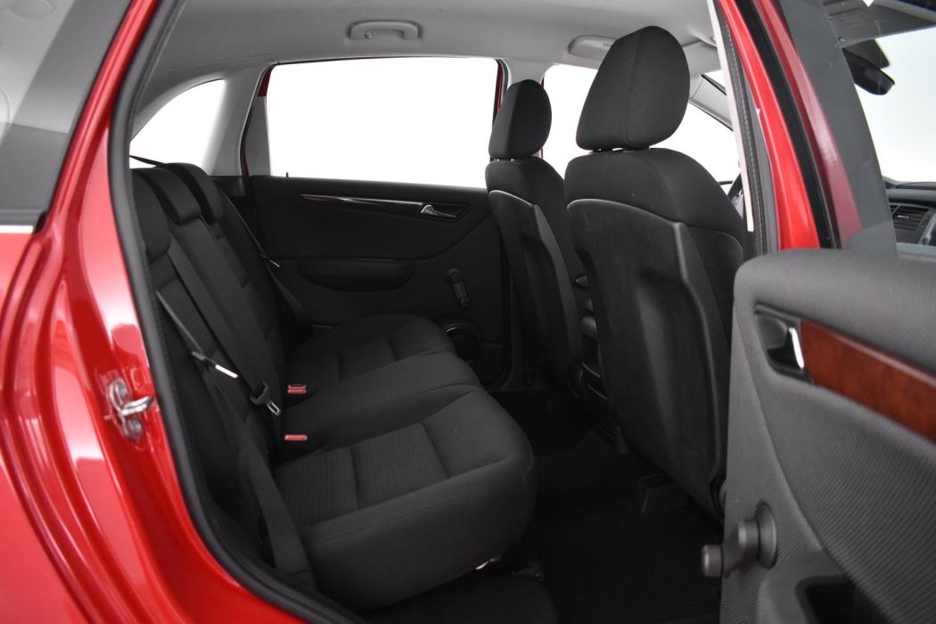 MERCEDES-BENZ B 2010