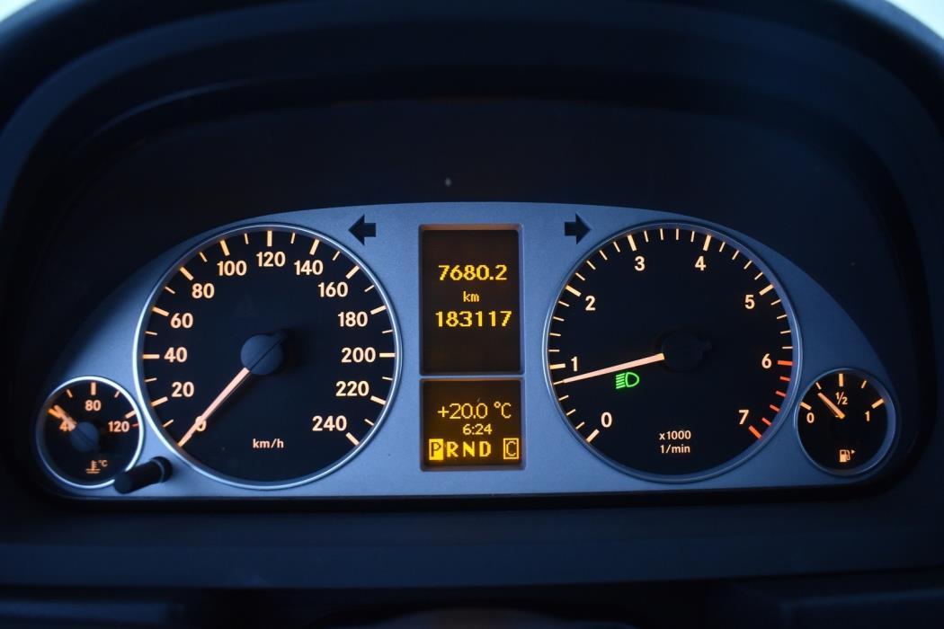 MERCEDES-BENZ B 2010