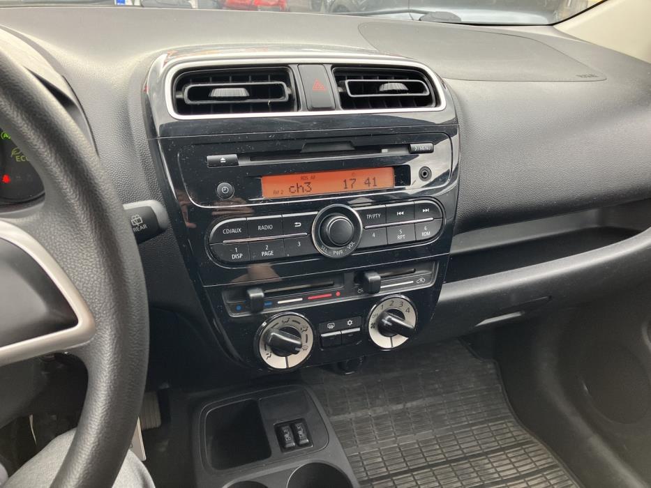 MITSUBISHI Space Star 2015