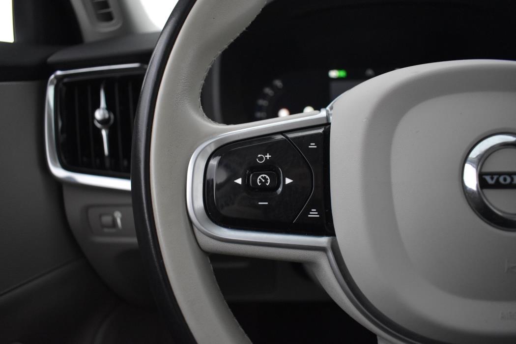 VOLVO V90 2022