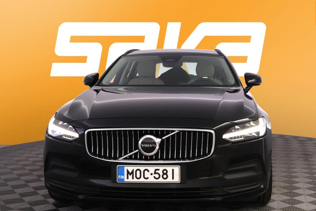 VOLVO V90 2022