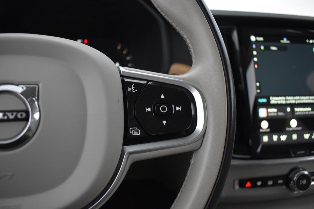 VOLVO V90 2022