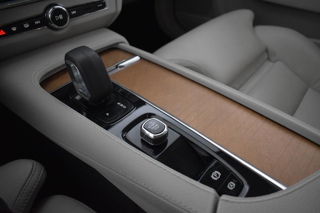 VOLVO V90 2022