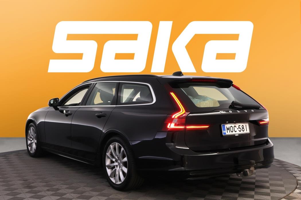 VOLVO V90 2022