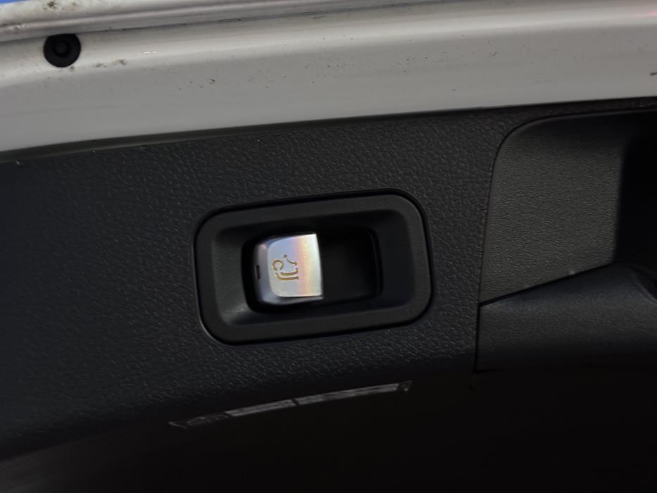 MERCEDES-BENZ C 2019