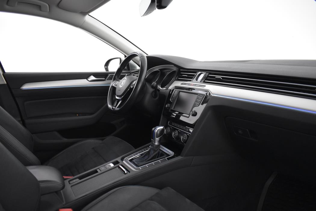 VOLKSWAGEN Passat 2016