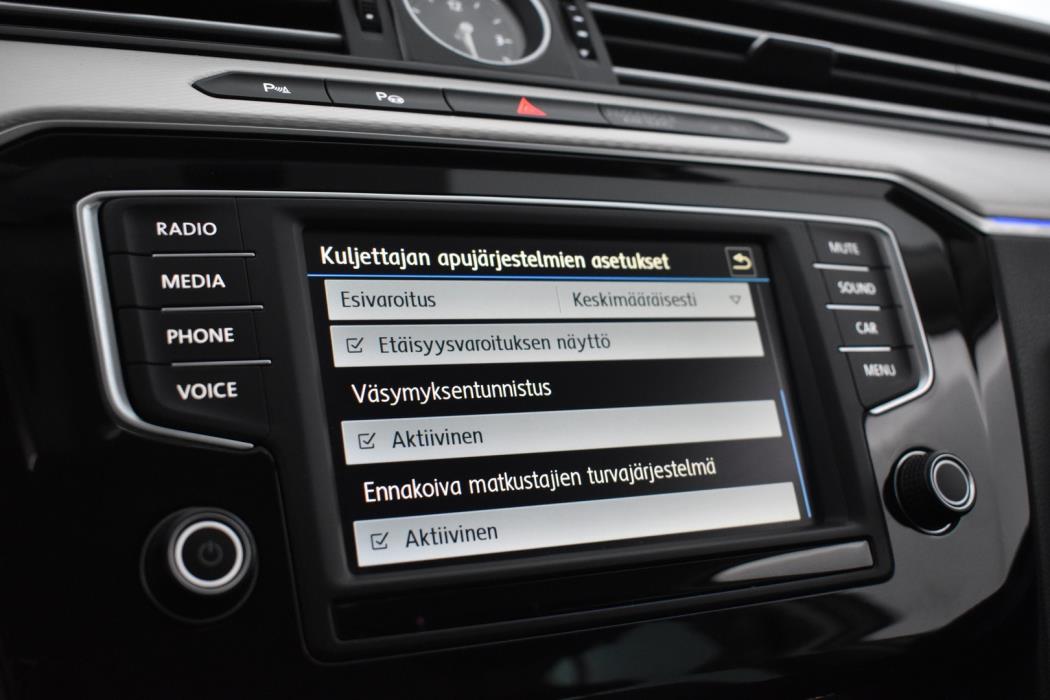 VOLKSWAGEN Passat 2016