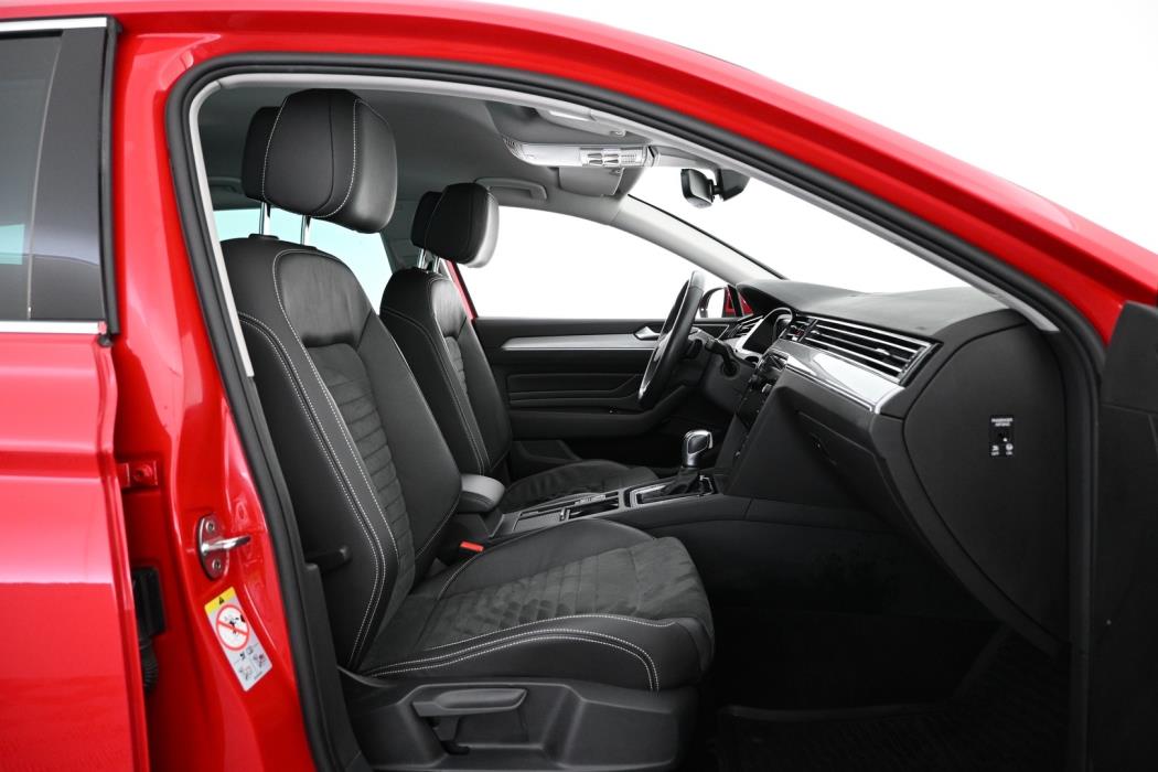 VOLKSWAGEN Passat 2022