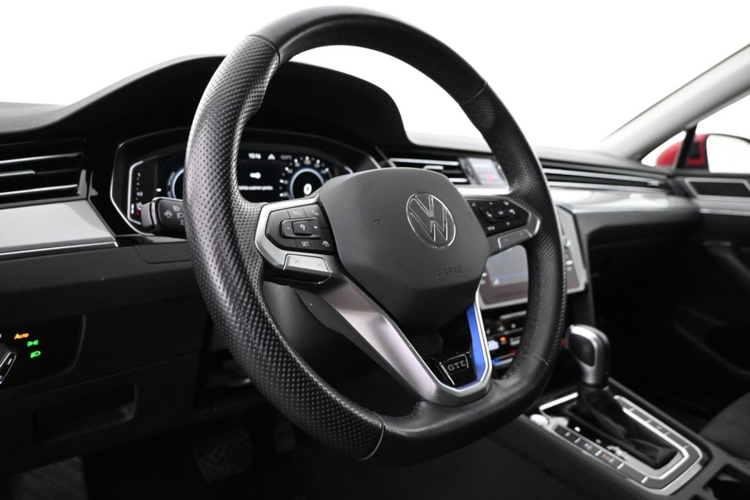 VOLKSWAGEN Passat 2022