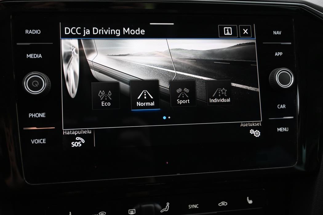 VOLKSWAGEN Passat 2022