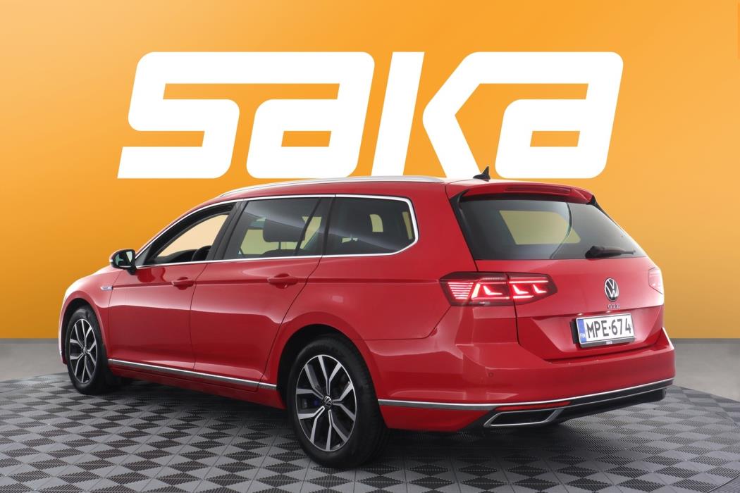 VOLKSWAGEN Passat 2022