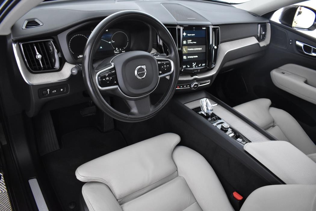 VOLVO XC60 2020