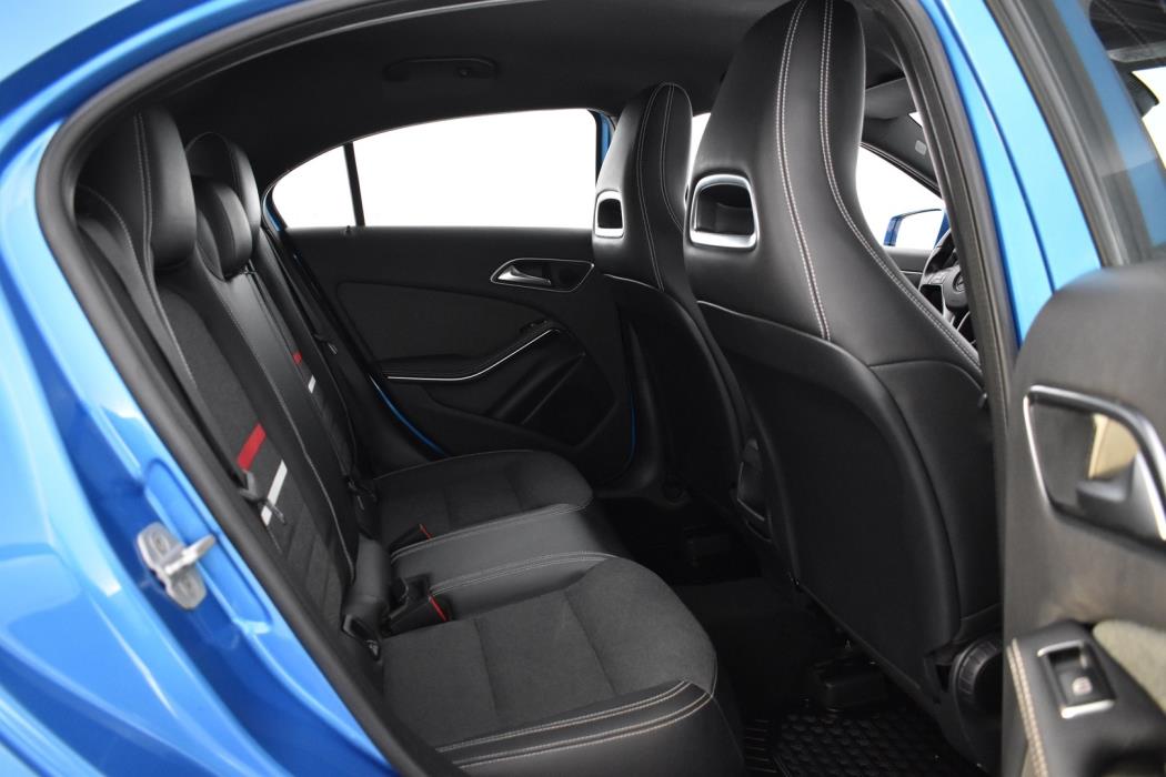 MERCEDES-BENZ A 2014