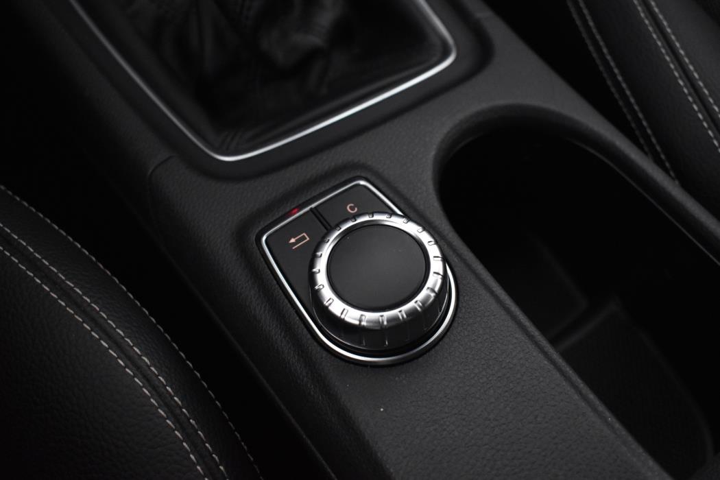 MERCEDES-BENZ A 2014