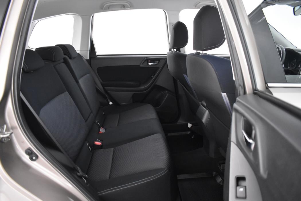 SUBARU Forester 2016