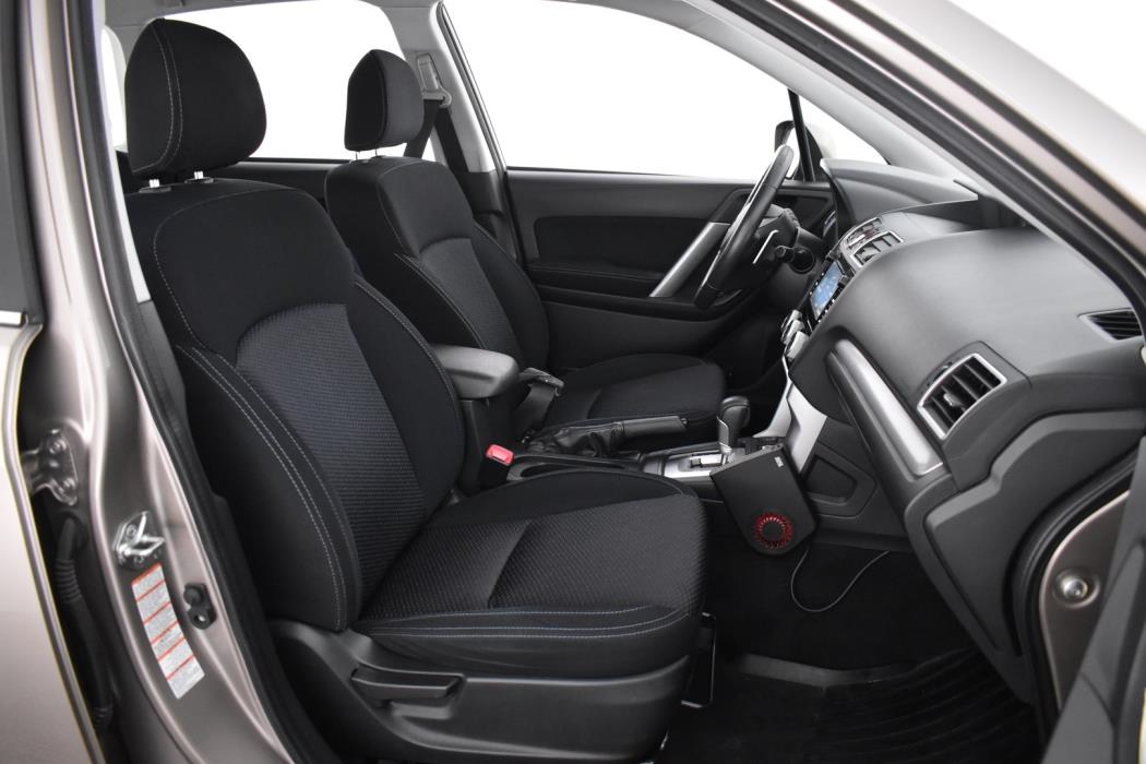 SUBARU Forester 2016