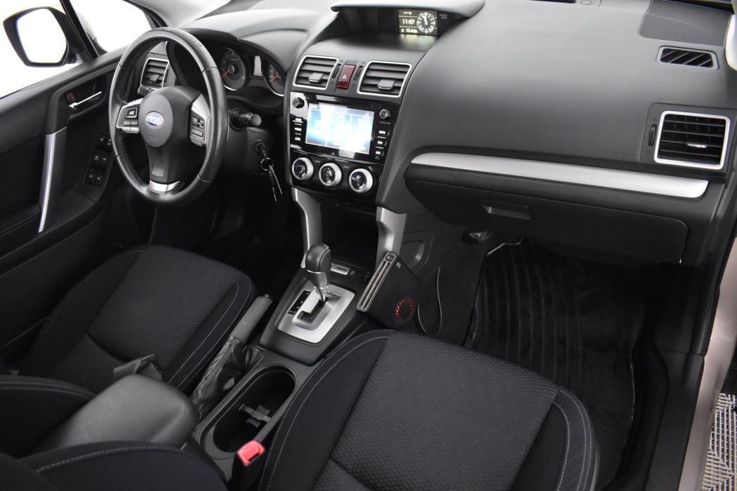 SUBARU Forester 2016