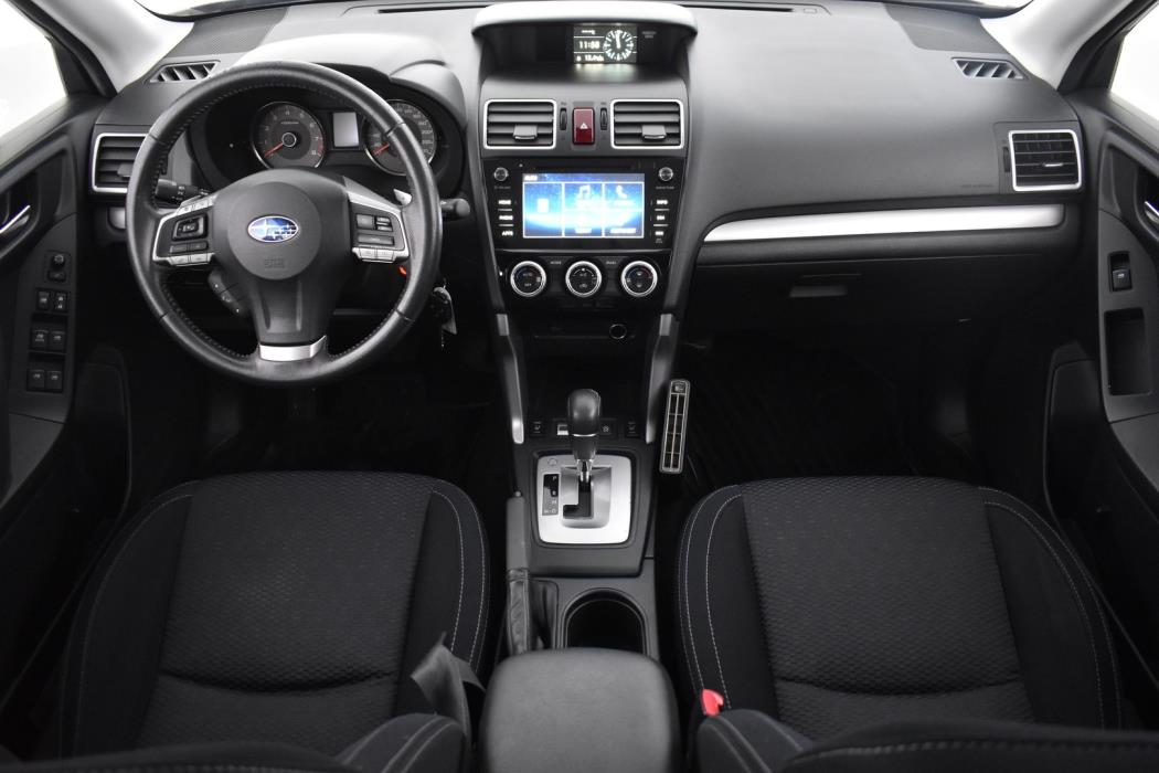 SUBARU Forester 2016