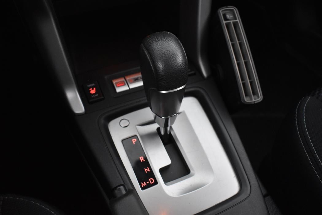 SUBARU Forester 2016