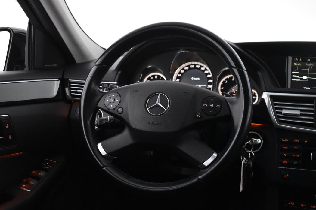 MERCEDES-BENZ E 2011
