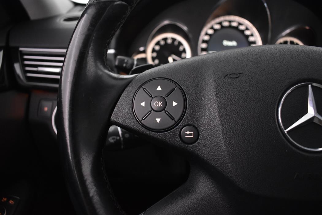 MERCEDES-BENZ E 2011
