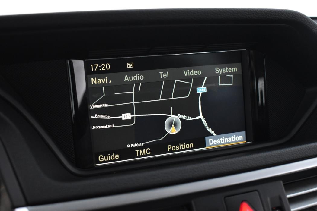 MERCEDES-BENZ E 2011