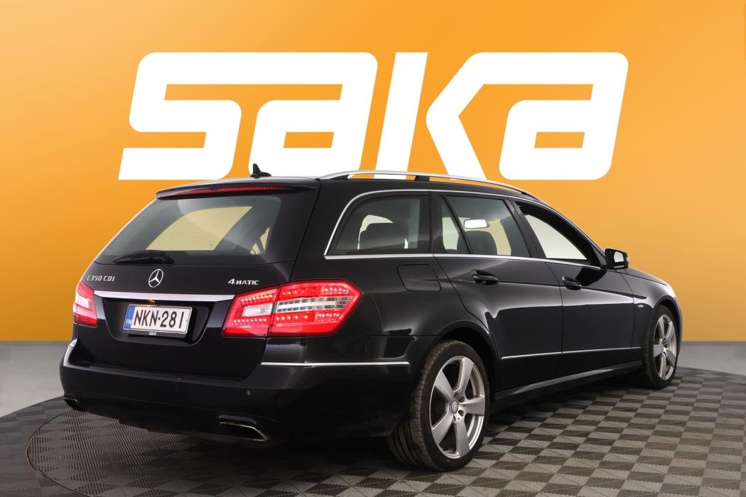 MERCEDES-BENZ E 2011