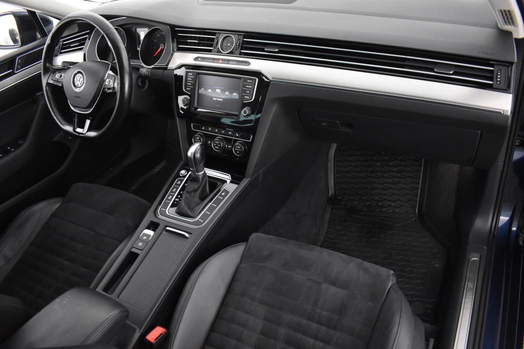 VOLKSWAGEN Passat 2016