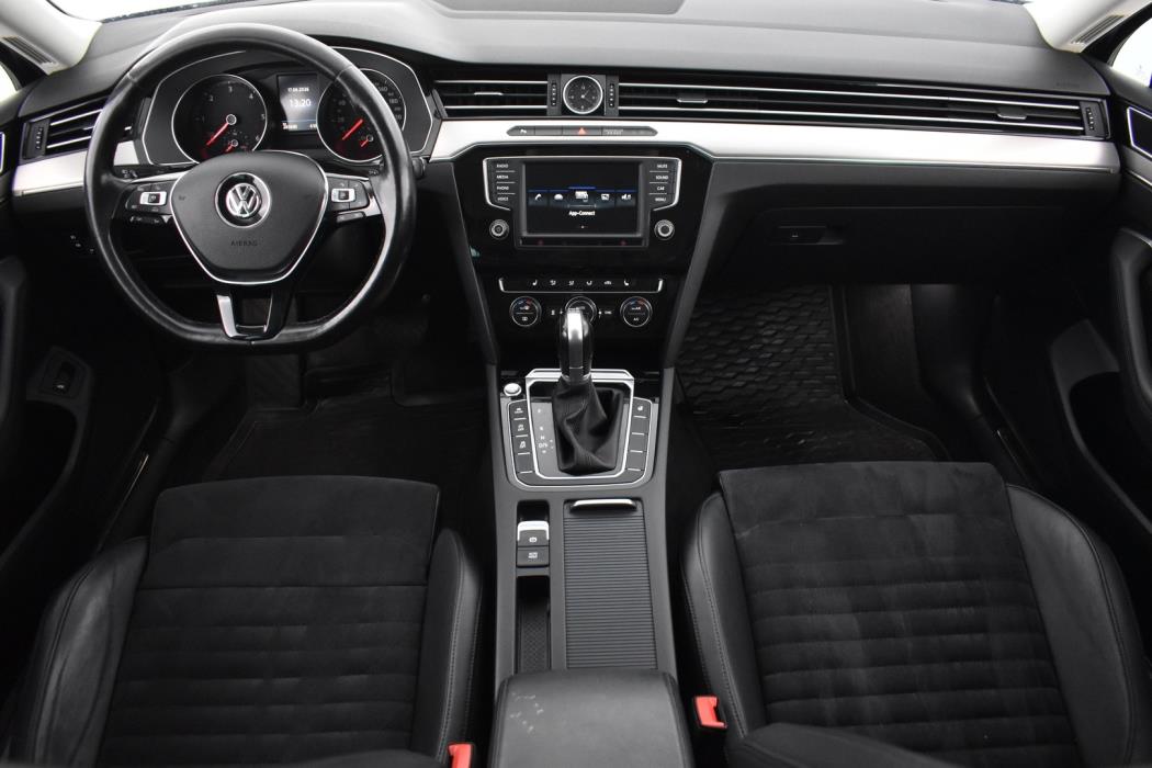 VOLKSWAGEN Passat 2016