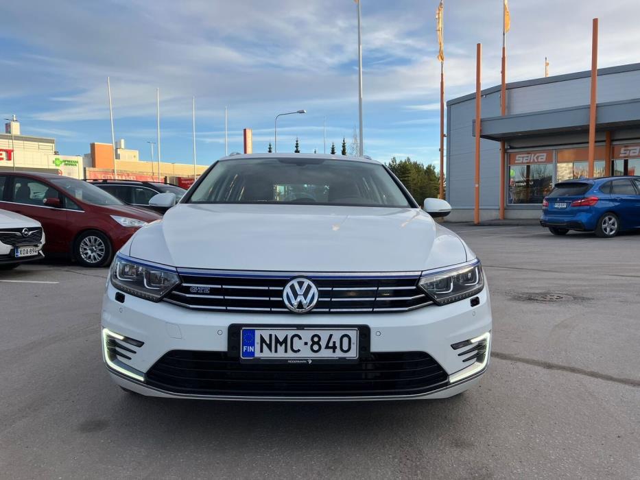 VOLKSWAGEN Passat 2018