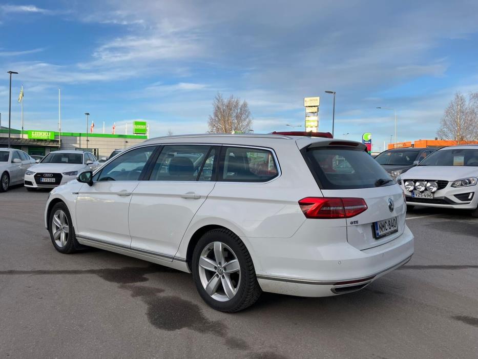 VOLKSWAGEN Passat 2018