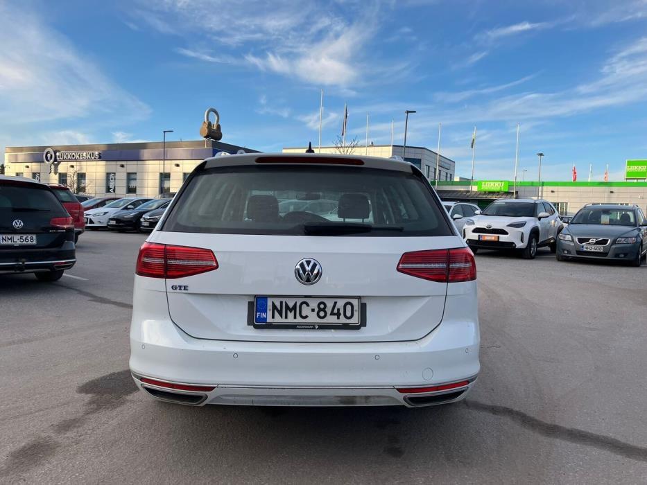 VOLKSWAGEN Passat 2018